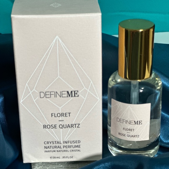 DEFINE ME FLORET ROSE QUARTZ - BRAND NEW in the box! - Picture 9 of 12